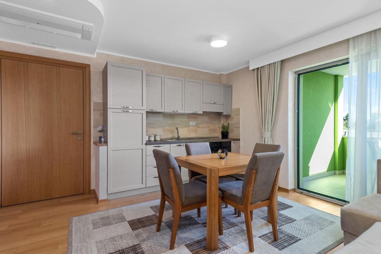 Apartmani Rubinic Turanj Exterior foto