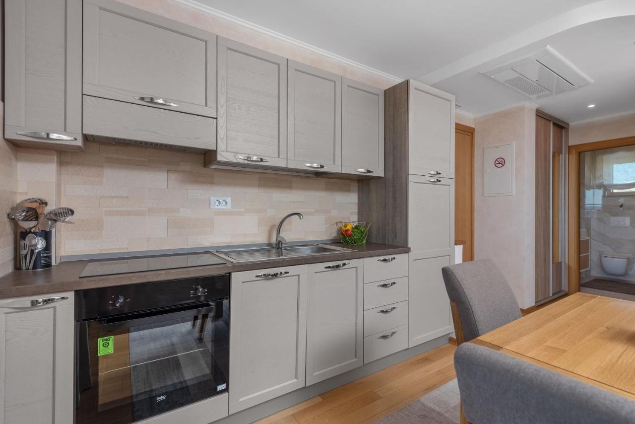 Apartmani Rubinic Turanj Exterior foto